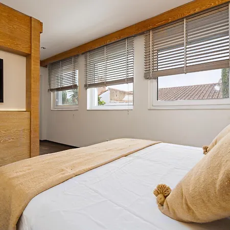 Madrugada, Beachside In Costabella * Marbella