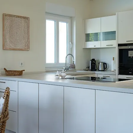 Madrugada, Beachside In Costabella Villa Marbella