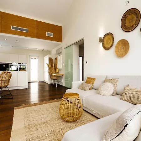 Madrugada, Beachside In Costabella Marbella