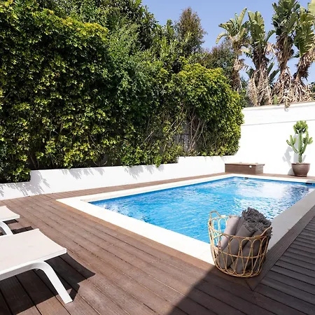 Madrugada, Beachside In Costabella Villa